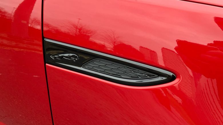 Jaguar E-Pace 2.0 D165 R-Dynamic Black 5dr Auto Diesel Estate